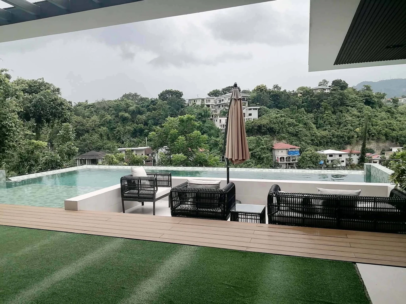 Maria Luisa Estate Mountain View Residence property visual